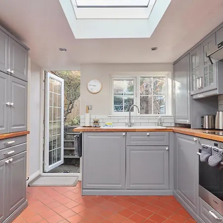 Windlass Cottage Lymington Exterior photo